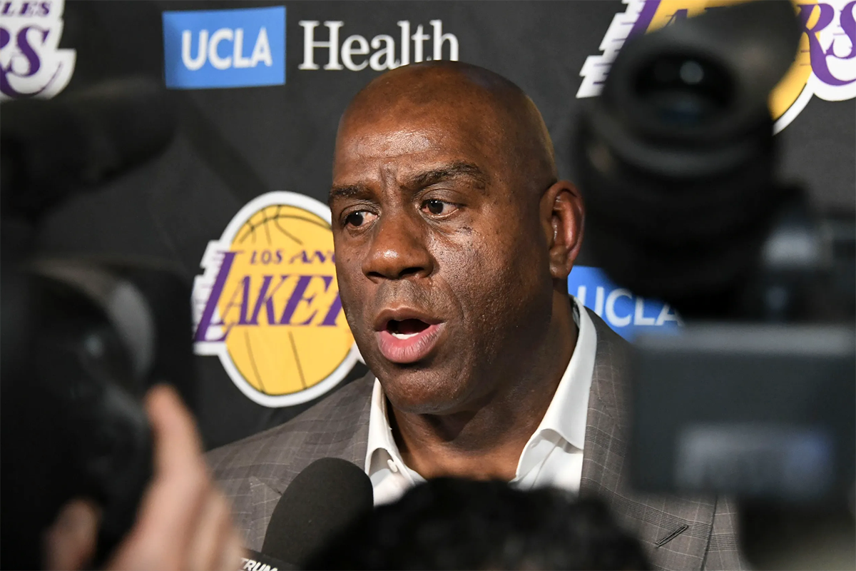 Kawhi Leonard bất ngờ muốn gặp Magic Johnson trước khi cân nhắc Lakers, nhưng NBA thì nói rằng không!